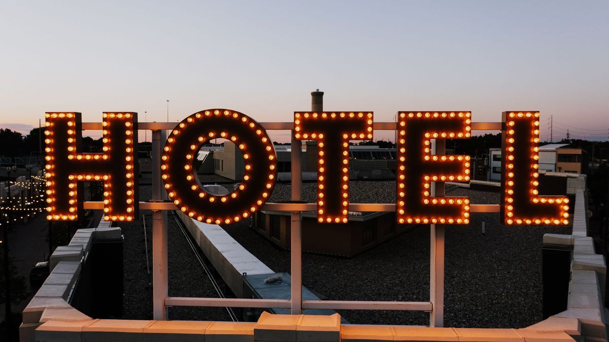 Illuminated Channel Letters – image 3