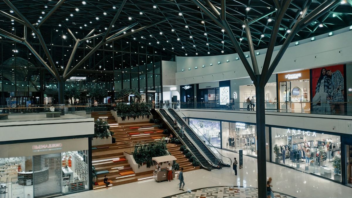 Mall Hoarding Banner / Sticker – image 2