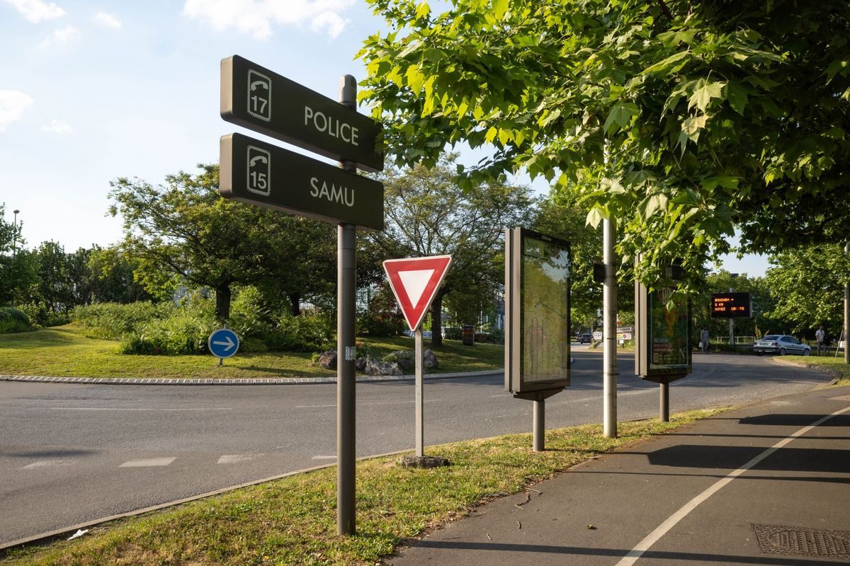 Pylon & Totem Signs