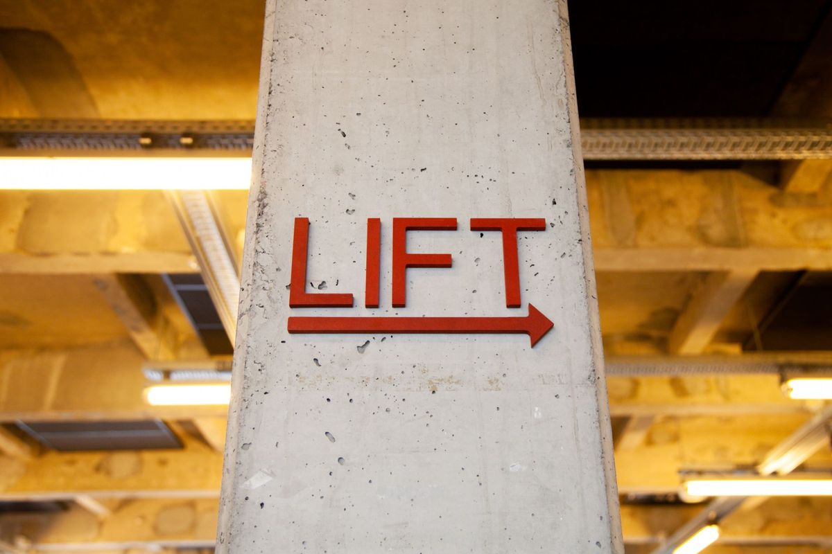 Wayfinding & Directional Signs – image 2